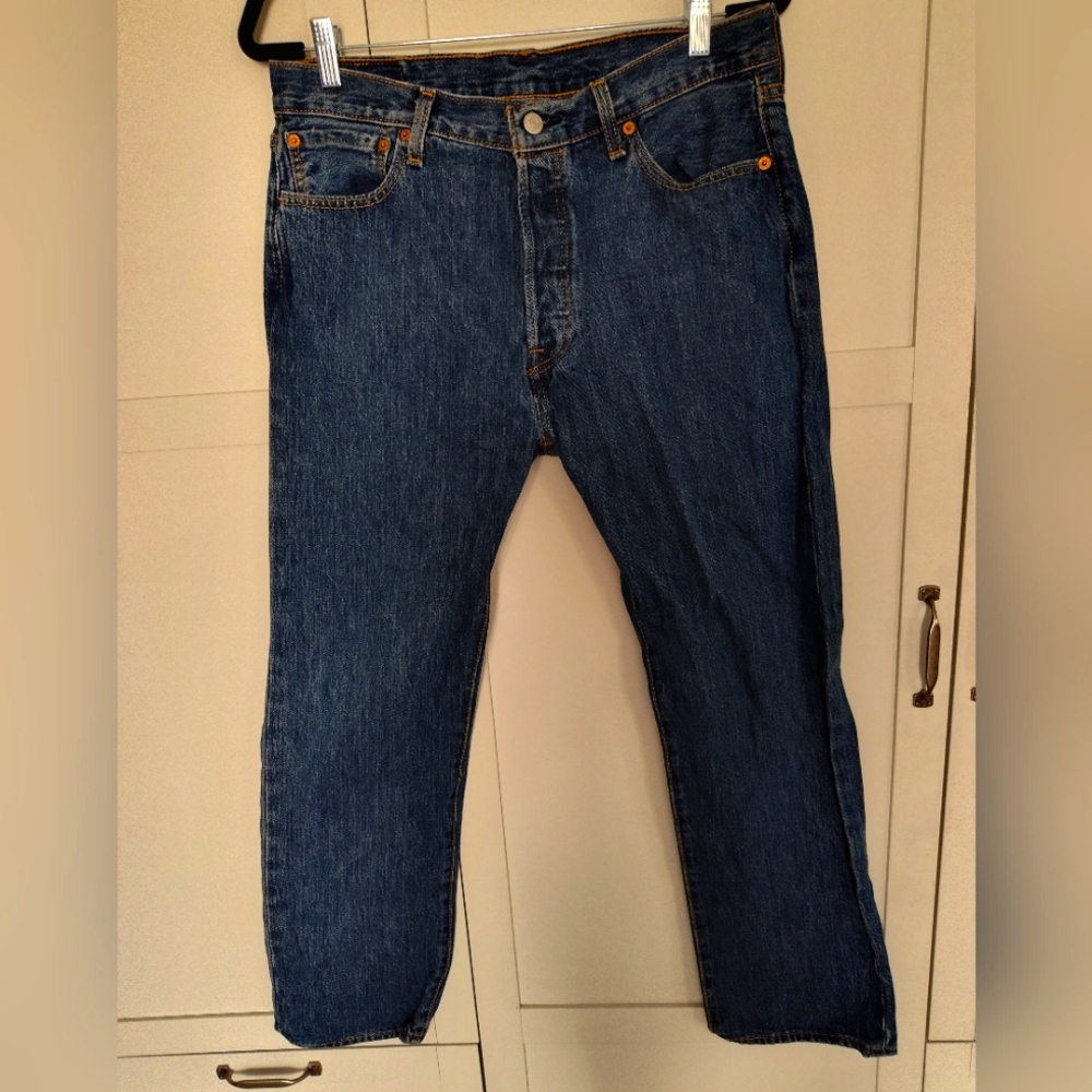 levi 501 jeans men 34" X 30" Button Fly Excellent Condition Medium Dark Wash